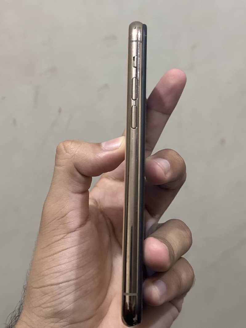 Apple iPhone 11 Pro 3