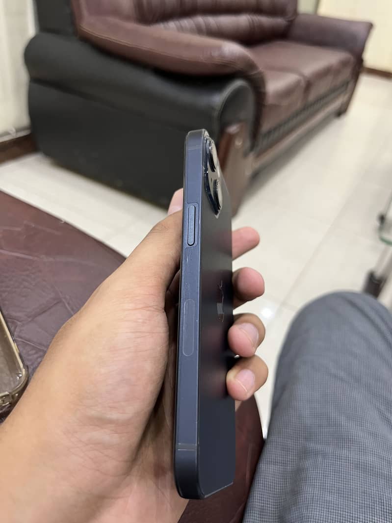 Apple iPhone 13 1