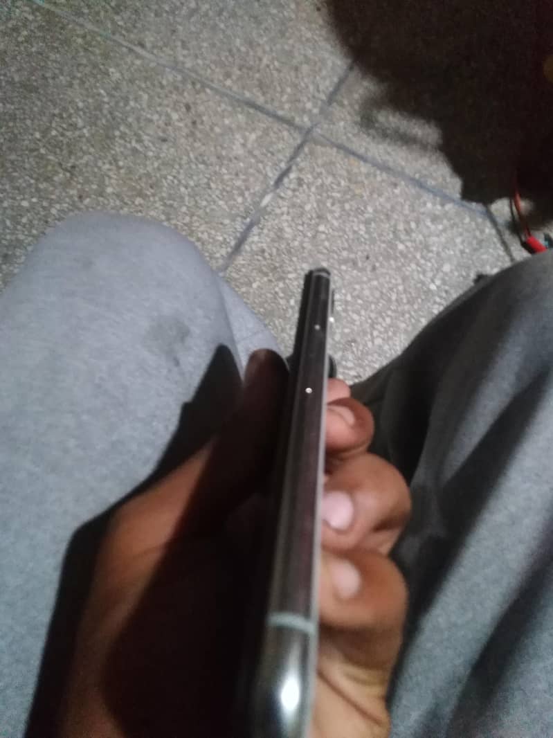 Apple iPhone X 3