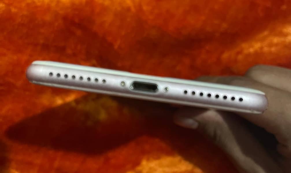 Apple iPhone 7 Plus 2
