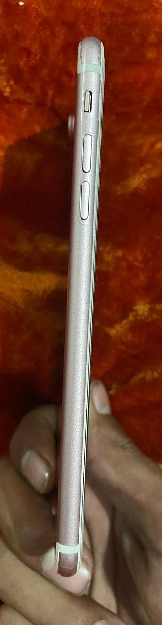 Apple iPhone 7 Plus 3