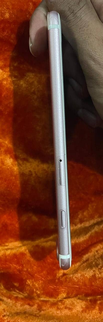 Apple iPhone 7 Plus 5