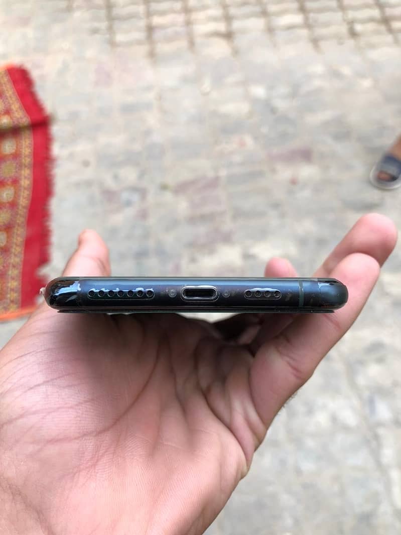 Apple iPhone 11 Pro Max 1