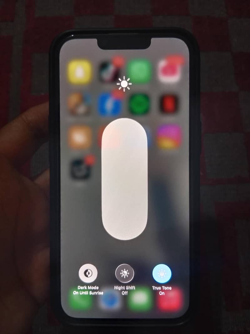 Apple iPhone 13 2
