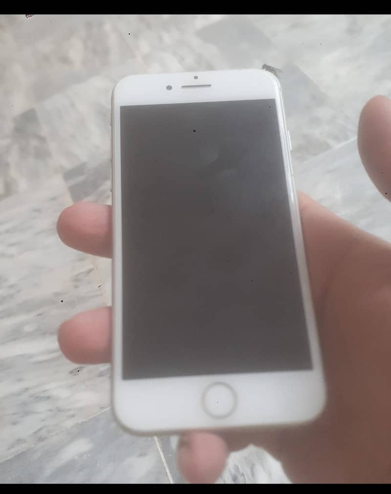 Apple iPhone 7 0