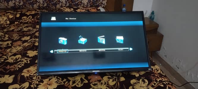 Nobel LED 32 inches 10 by 10 condition original