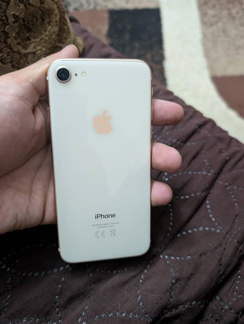 Apple iPhone 8 3