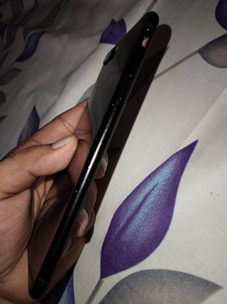 Apple iPhone 7 Plus 3