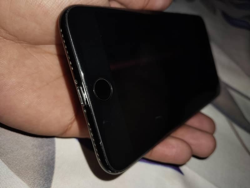 Apple iPhone 7 Plus 5