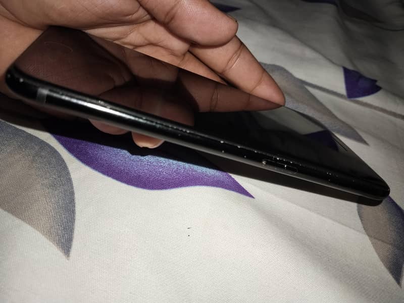 Apple iPhone 7 Plus 6