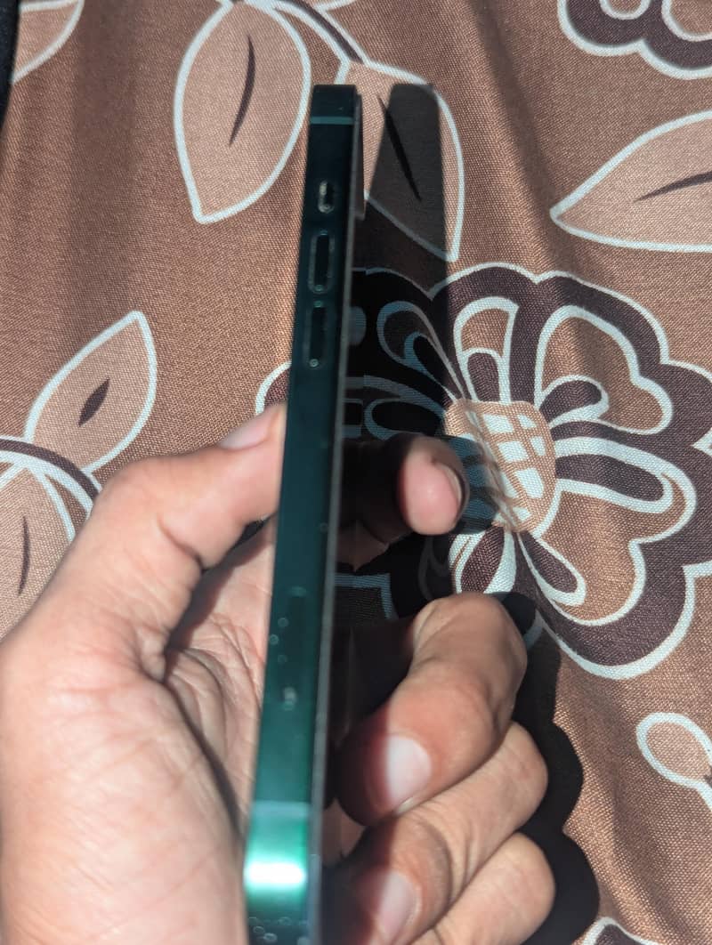 iphone 13 4
