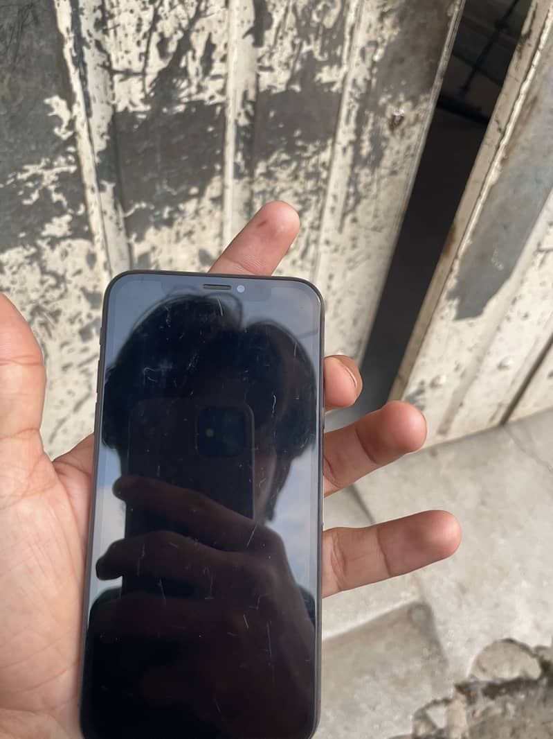 Apple iPhone X 3