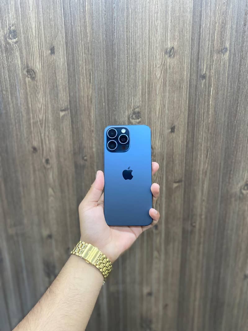 iPhone 15 Pro Max 0