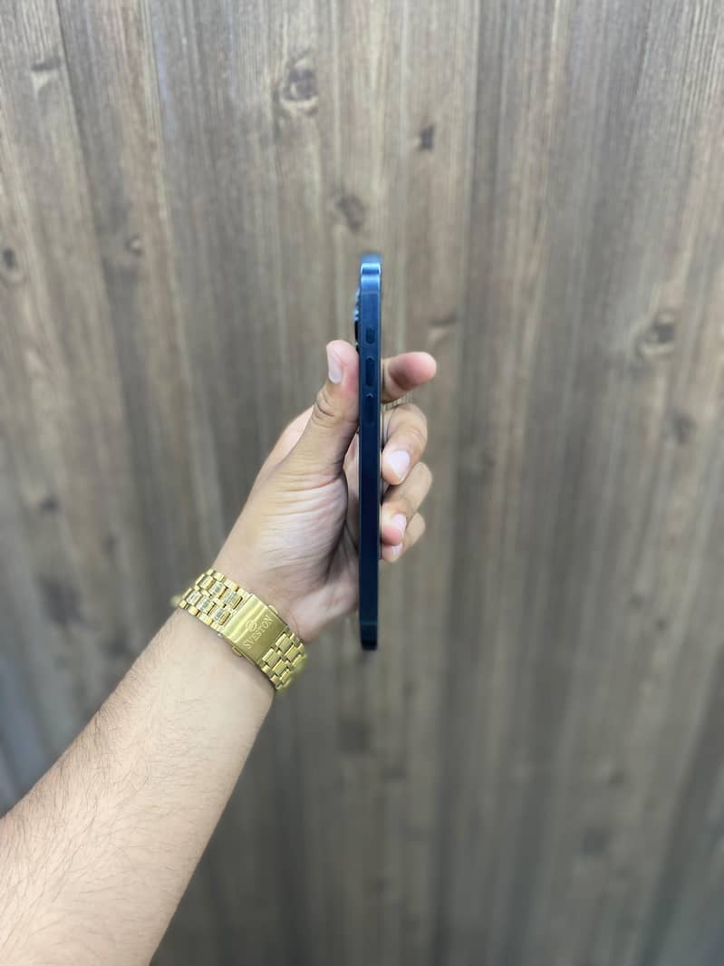 iPhone 15 Pro Max 1