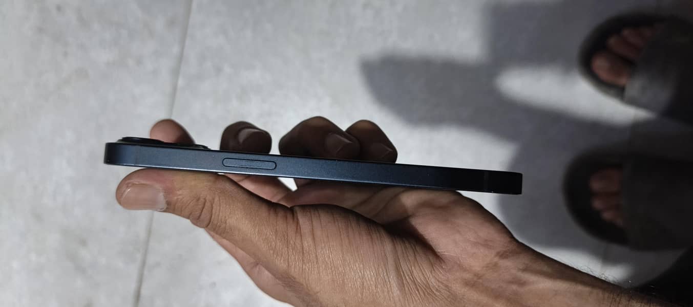 Apple iPhone 13 4
