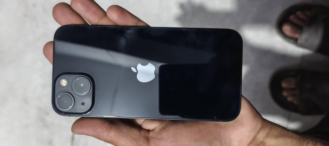 Apple iPhone 13 5