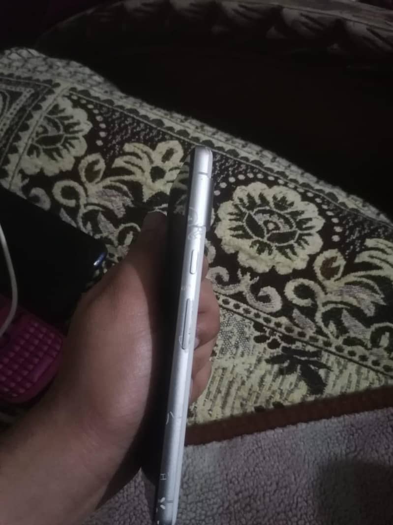 Google Pixel 7 4