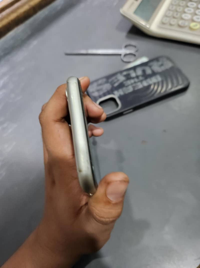Apple iPhone 11 1