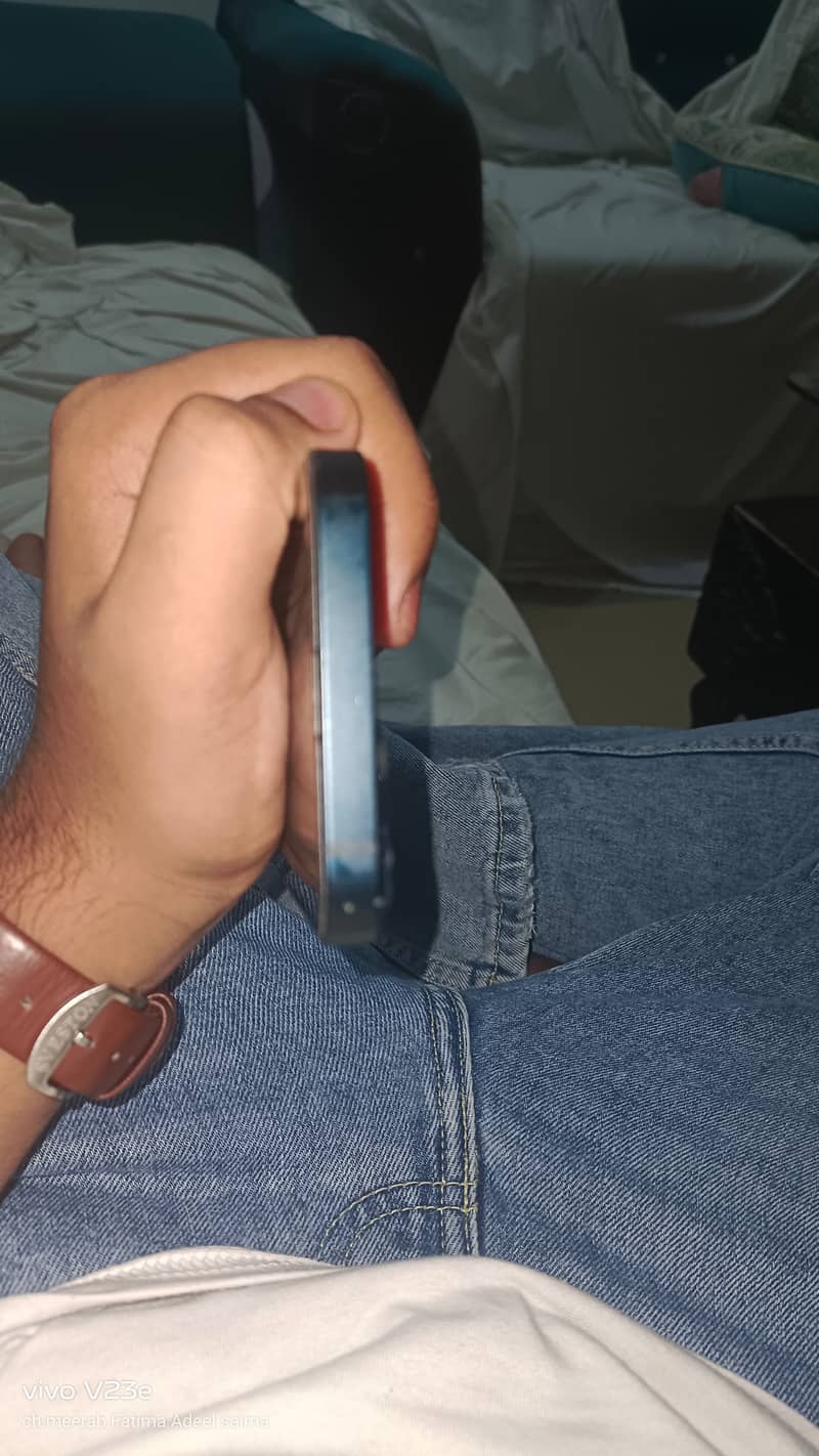 Apple iPhone 13 0