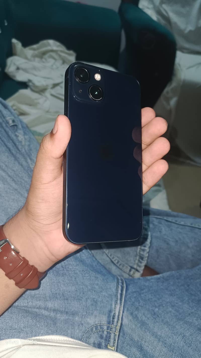 Apple iPhone 13 5