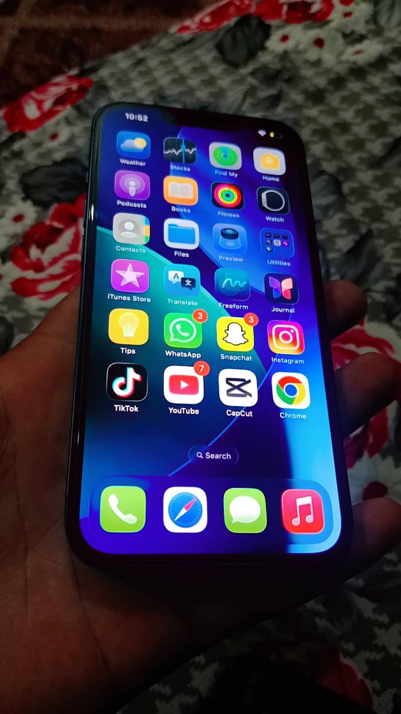 Apple iPhone 13 1
