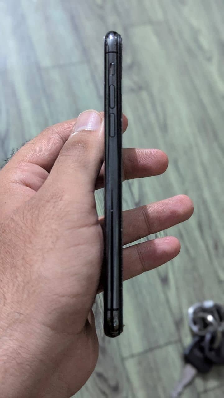 Apple iPhone XS 3