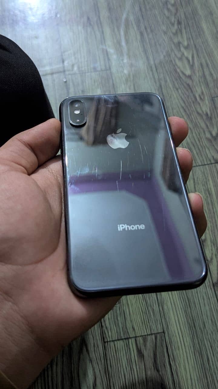 Apple iPhone XS 5