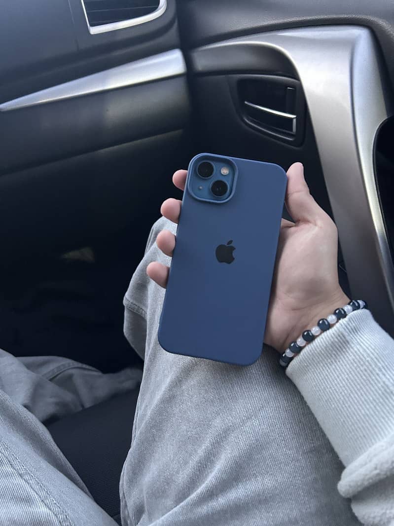 Apple iPhone 13 1