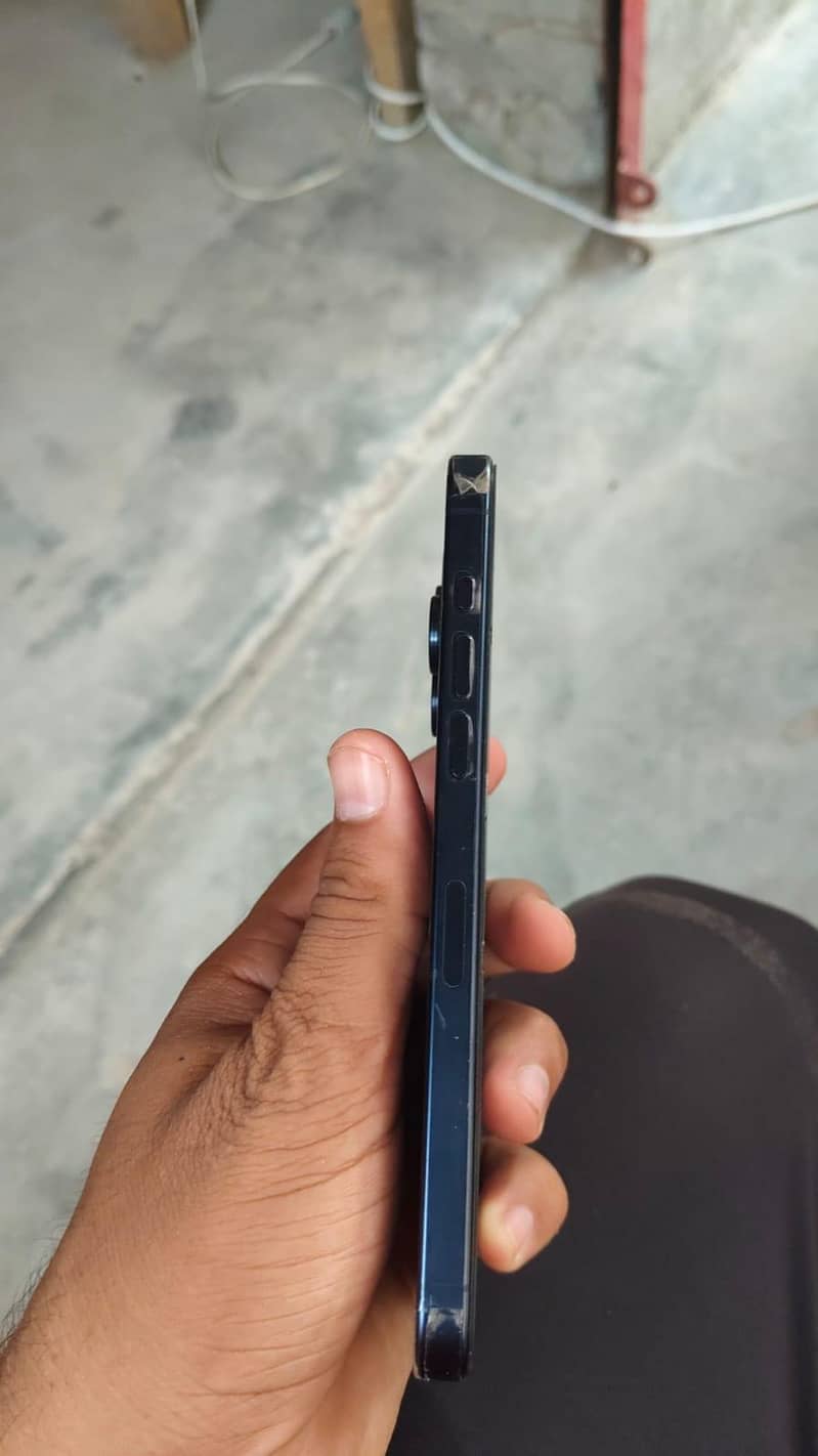 Apple iPhone 15 Pro Max 1