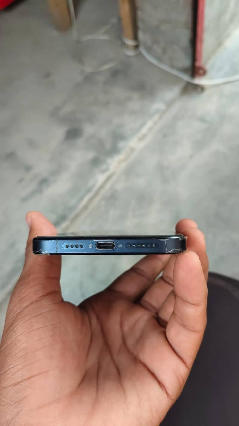 Apple iPhone 15 Pro Max 2