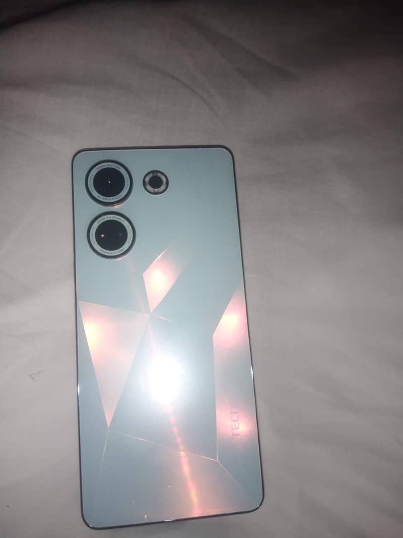 Tecno CAMON 20 2
