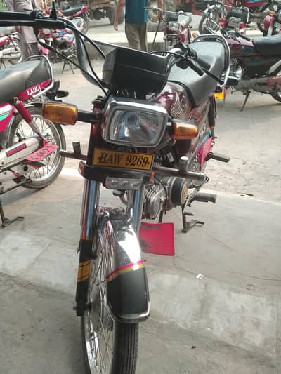 very nice clean bike