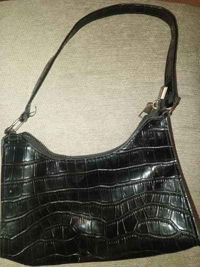 black leather shoulder bag
