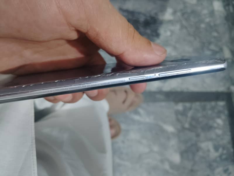 Samsung Mobile Note 8 6
