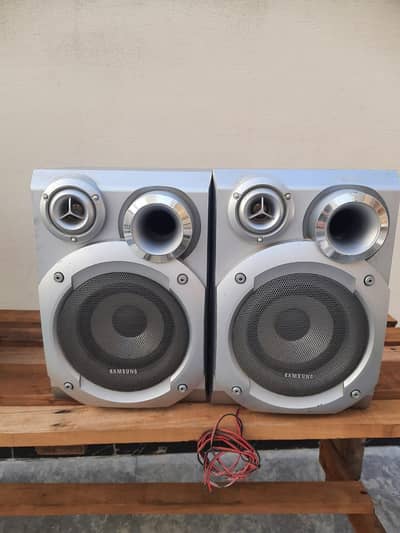samsung speakers  ok goood condition urgent sale
