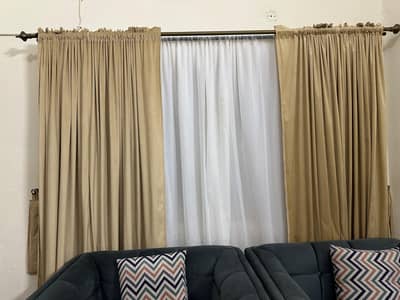5 curtain with blind 3 doors curtain and two window 10/10 condition f