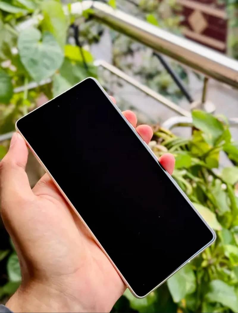 Google Pixel 7 4