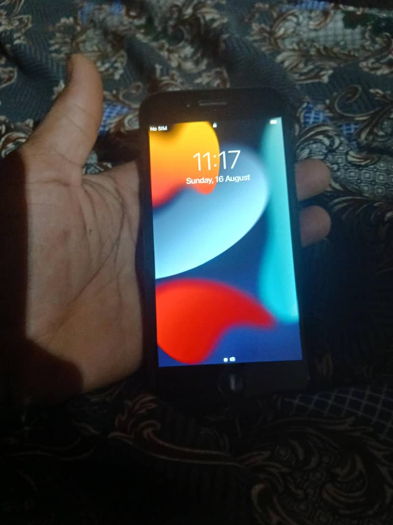 Apple iPhone 7 1