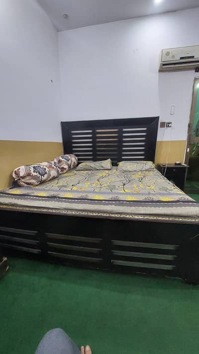 king bed