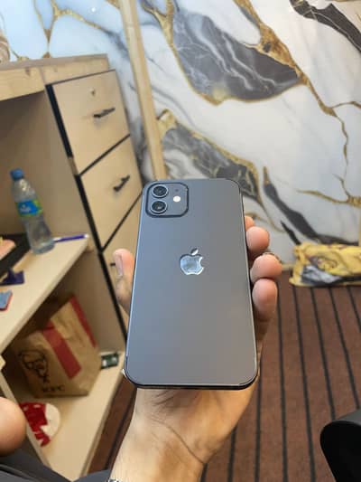 Apple iPhone 12