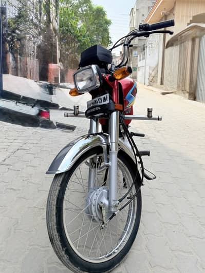 Honda CD70 2025/26