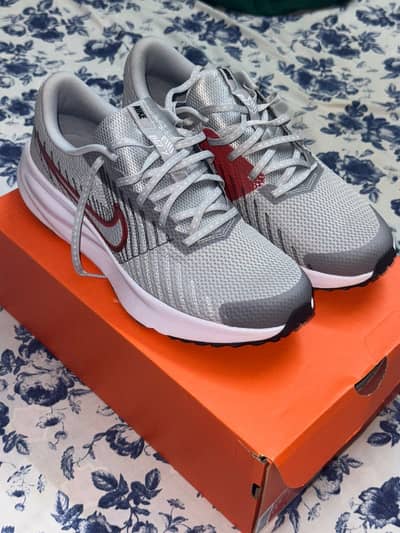 Nike Run Defy