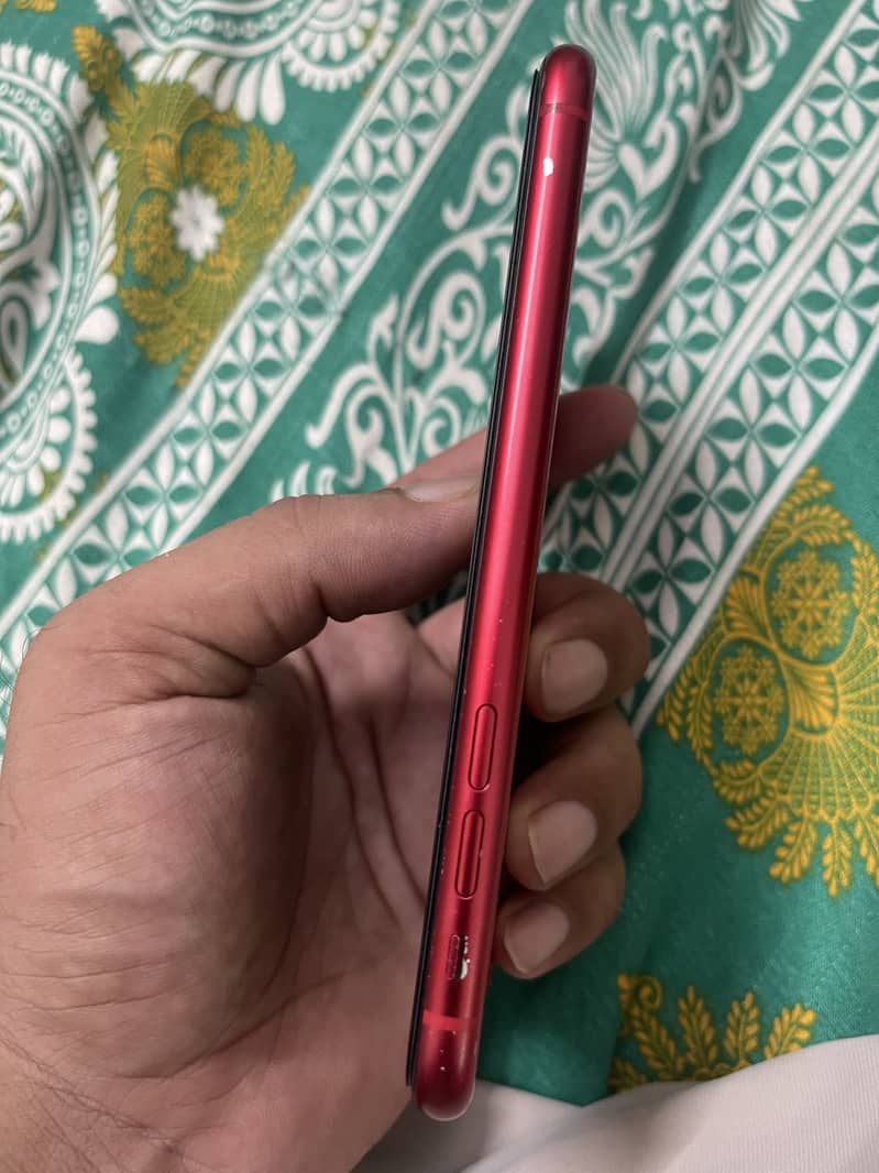 Apple iPhone 11 3