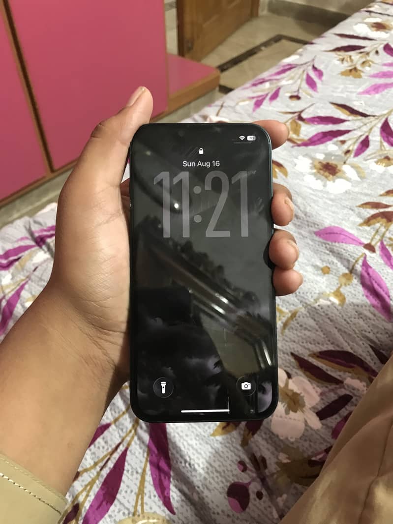 Apple iPhone 14 3