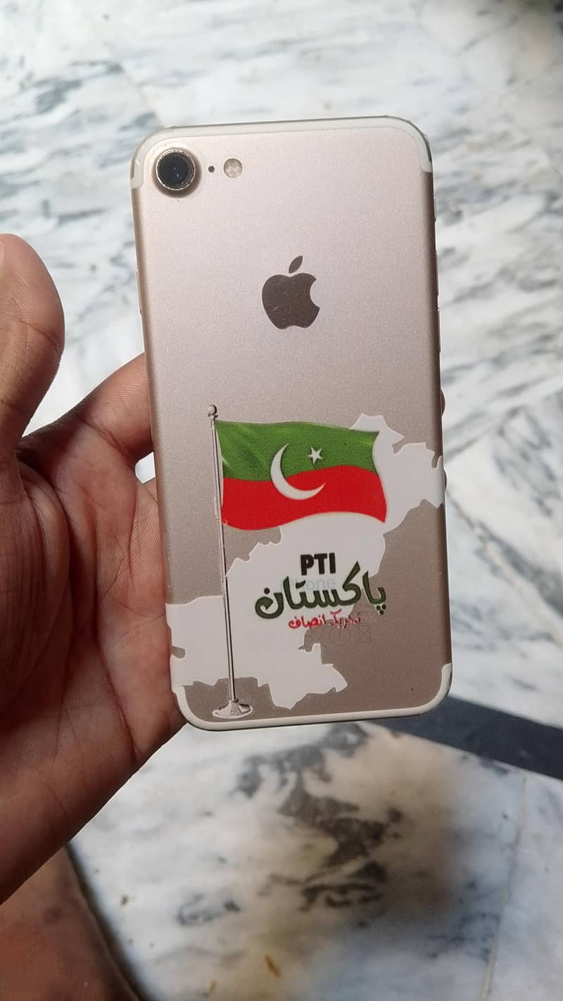 Apple iPhone 7 1