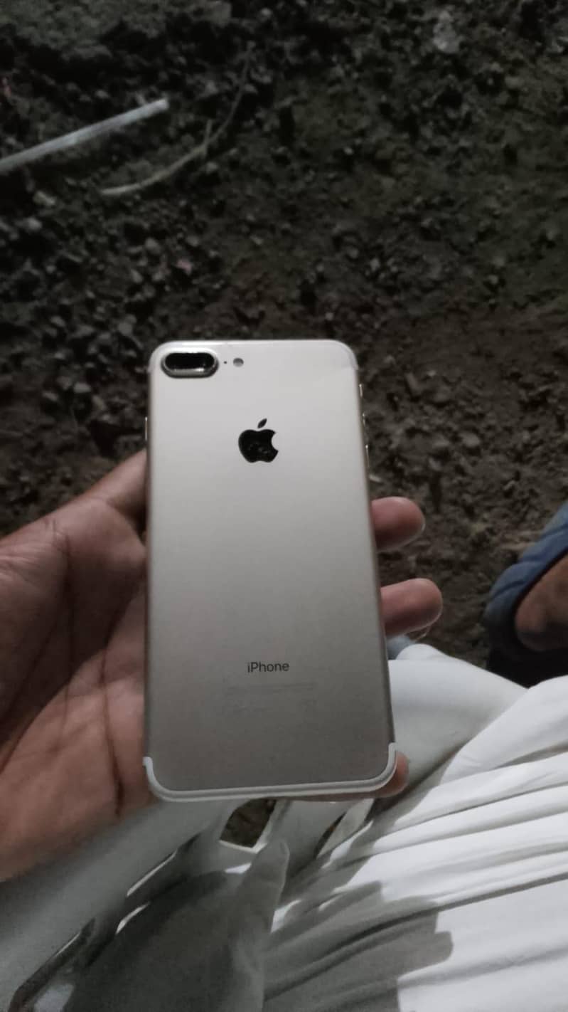 Apple iPhone 7 Plus 0