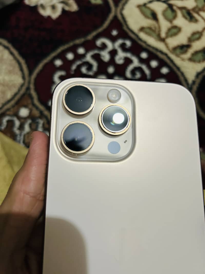 iPhone 16 Pro Max 6