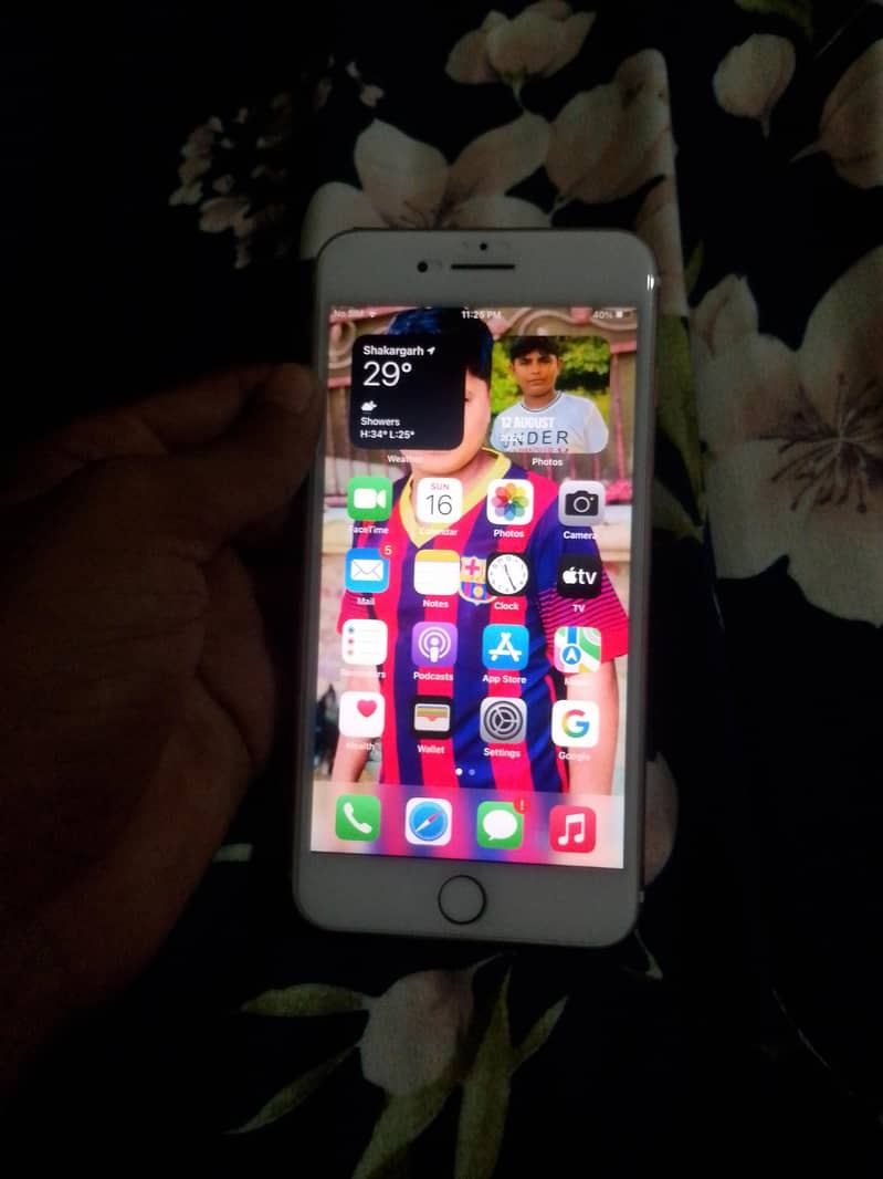 Apple iPhone 7 Plus 2