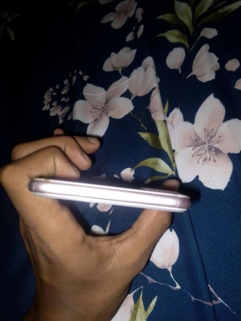 Apple iPhone 7 Plus 5