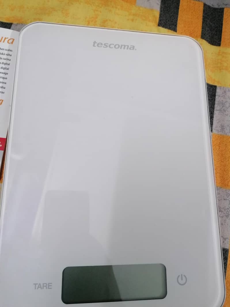 Digital electric kitchen scale 1